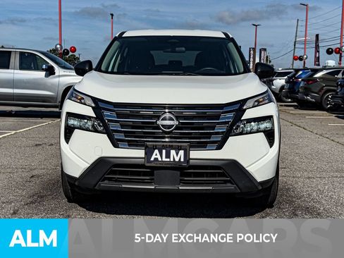 Used 2024 Nissan Rogue S FWD image 3