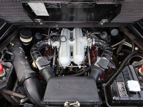 Used 1989 Ferrari Mondial T Cabriolet RWD image 8