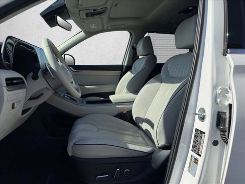 Used 2023 Hyundai Palisade Limited FWD image 12