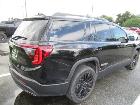 Used 2023 GMC Acadia SLE w/ Driver Convenience Package FWD image 4