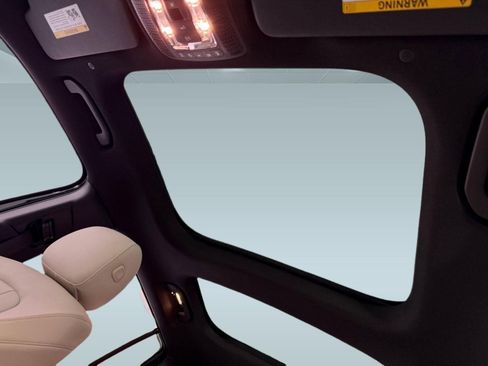 New 2026 Mercedes-Benz GLB 250 image 11