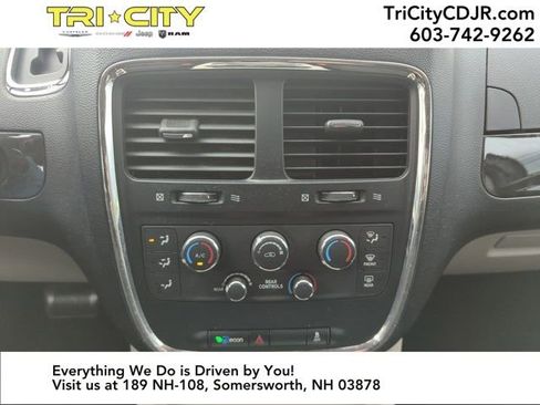 Used 2012 Dodge Grand Caravan SXT image 24