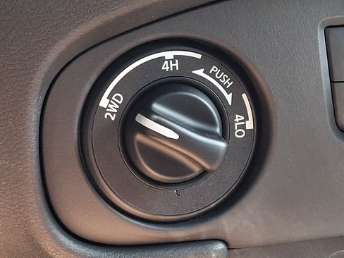 Used 2024 Nissan Frontier PRO-4X w/ Technology Package AWD/4WD image 26
