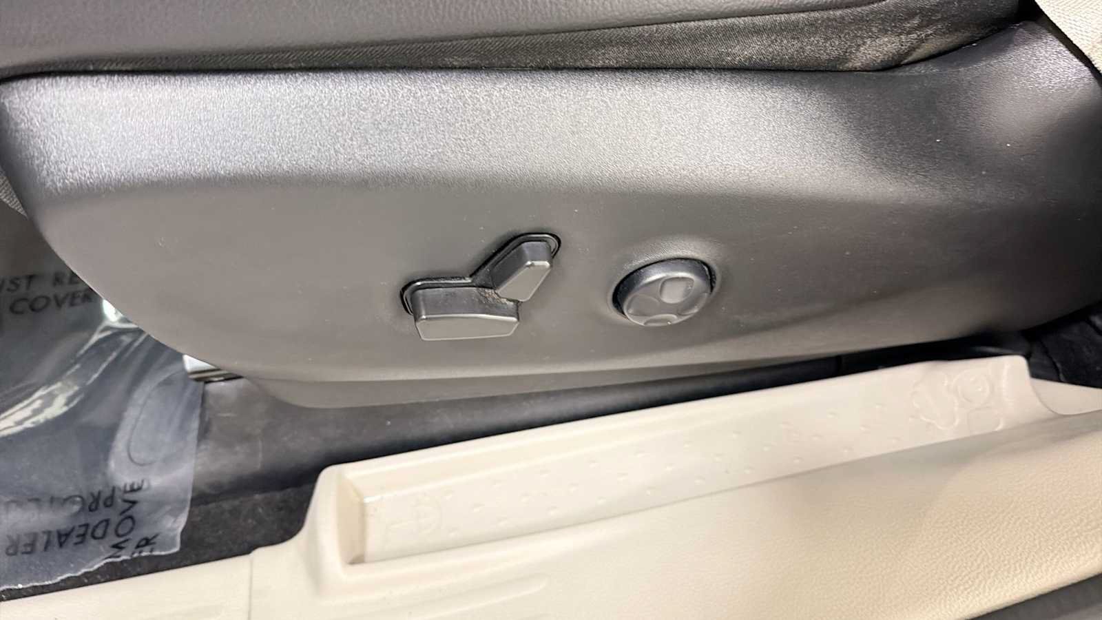 Used 2022 Chrysler Pacifica Touring-L FWD image 14
