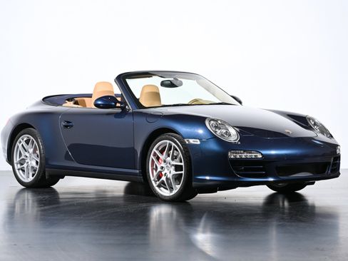 Used 2010 Porsche 911 Carrera 4S AWD/4WD image 2