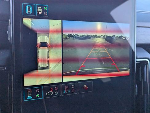 Used 2025 GMC Yukon AT4 Ultimate w/ LPO, Floor Liner Package image 31