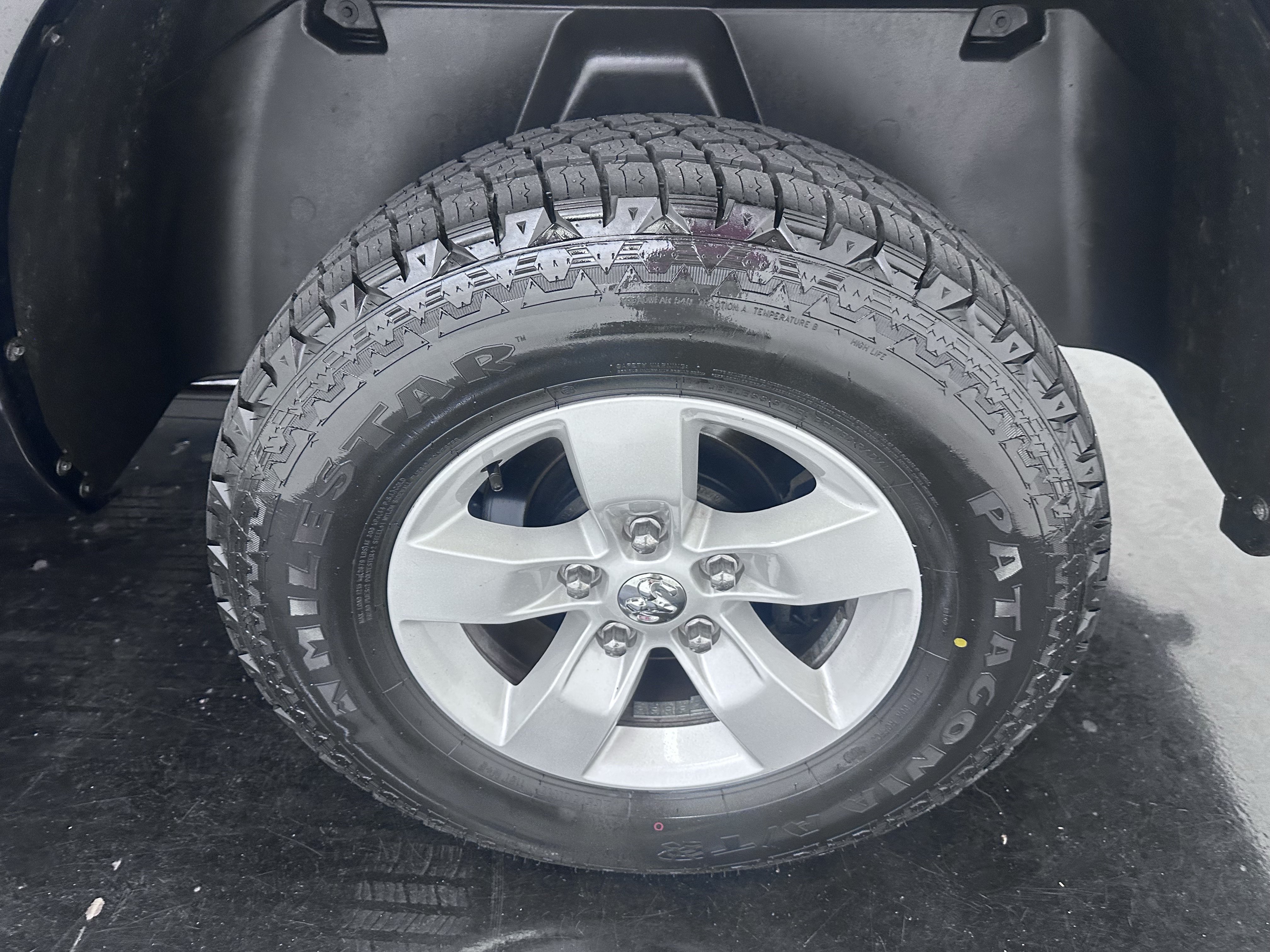 Used 2019 RAM 1500 Classic SLT w/ Luxury Group AWD/4WD image 22