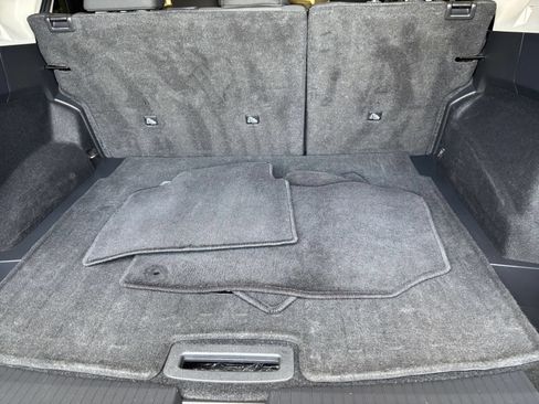 Used 2025 Nissan Rogue SV FWD image 33