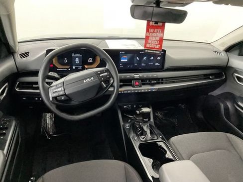 Used 2025 Kia K4 FWD image 26