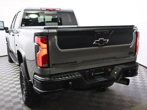 Used 2024 Chevrolet Silverado 2500 ZR2 w/ ZR2 Bison Edition image 4