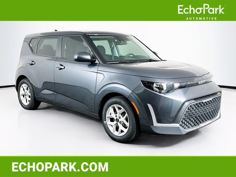Used 2023 Kia Soul LX w/ Option Group 015 FWD image 1
