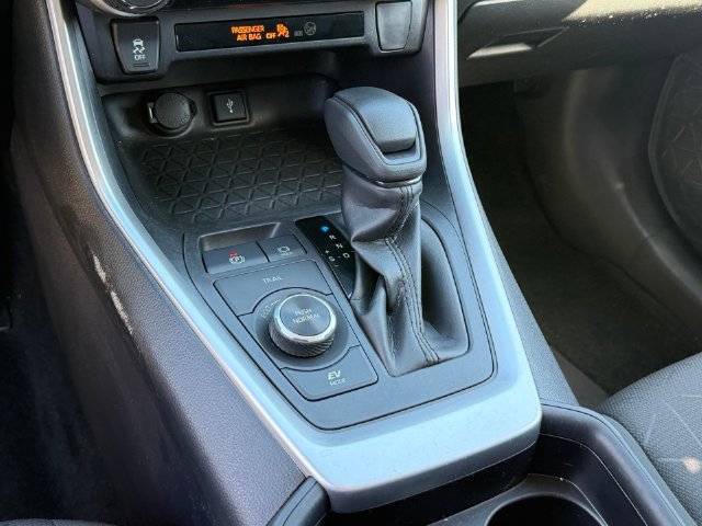 Used 2021 Toyota RAV4 XLE w/ Convenience Package AWD/4WD image 19