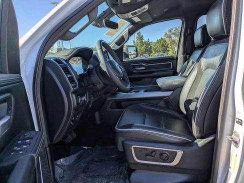 Used 2025 RAM 1500 Laramie w/ Sport Appearance Package AWD/4WD image 15