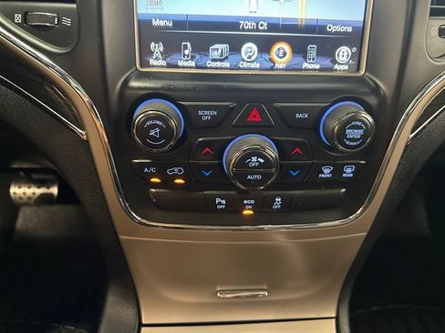 Used 2014 Jeep Grand Cherokee Overland AWD/4WD image 19