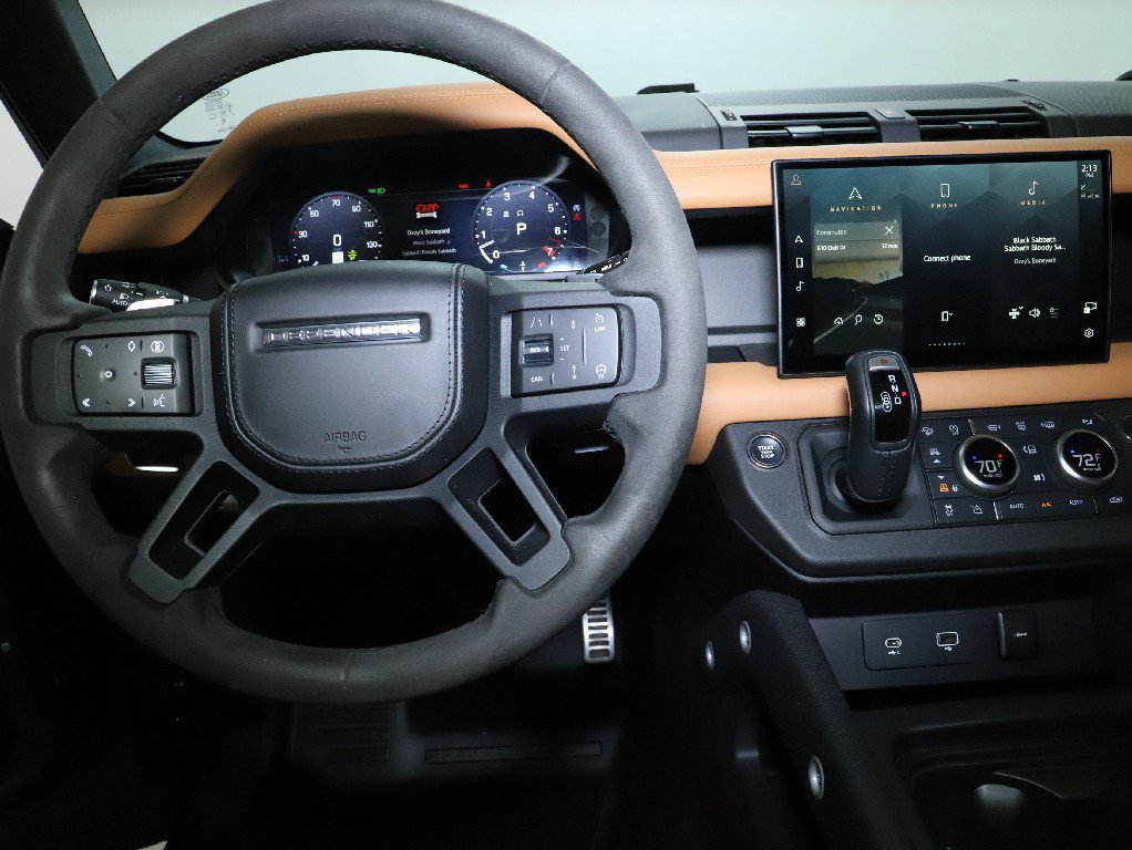 Certified 2024 Land Rover Defender 110 V8 AWD/4WD image 15