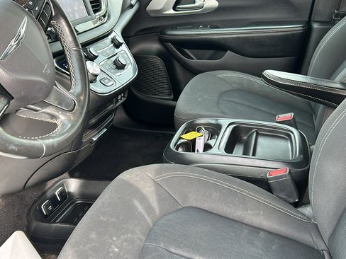 Used 2019 Chrysler Pacifica Touring Plus w/ S Appearance Package image 14