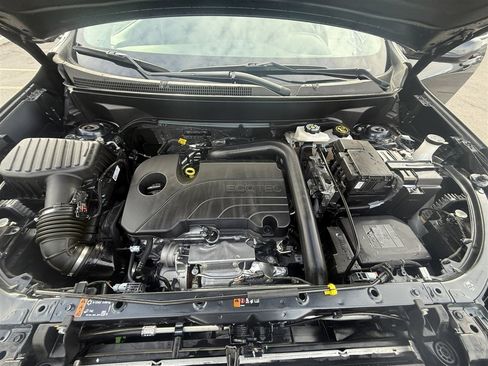 Used 2023 Chevrolet Equinox LT image 41