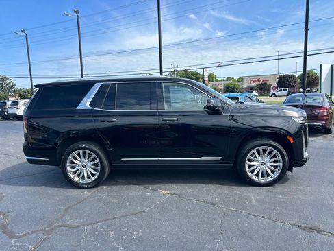 Used 2022 Cadillac Escalade Premium Luxury w/ Performance Package AWD/4WD image 2