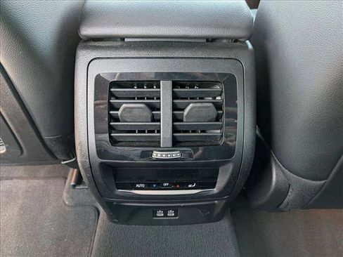 Used 2025 BMW X4 xDrive30i image 19