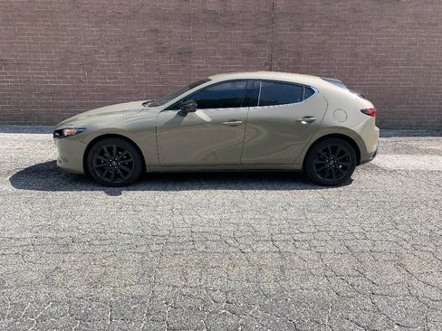 Used 2024 MAZDA MAZDA3 s AWD/4WD image 2