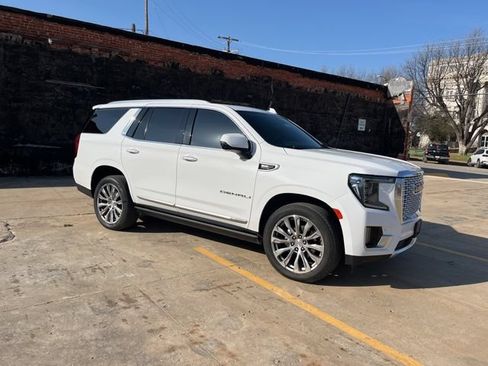 Used 2022 GMC Yukon Denali w/ Denali Premium Package RWD image 8