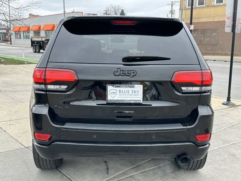 Used 2018 Jeep Grand Cherokee Altitude image 6