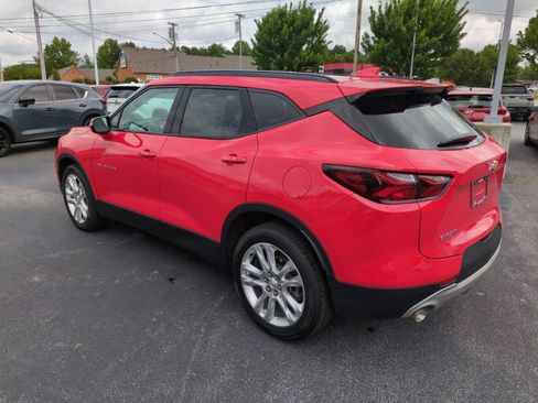 Used 2022 Chevrolet Blazer LT w/ Sound & Technology Package FWD image 9