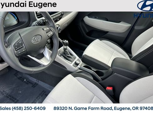 New 2025 Hyundai Venue SEL FWD image 11