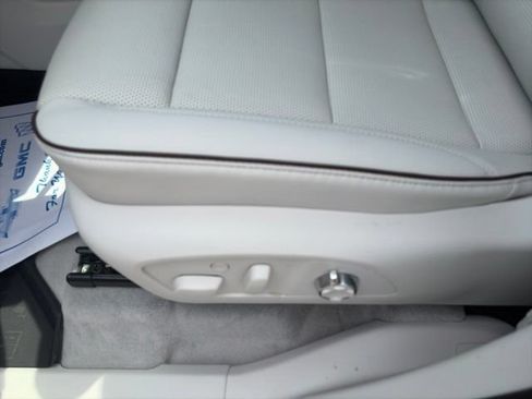 New 2026 Buick Enclave Avenir w/ Super Cruise Package FWD image 18