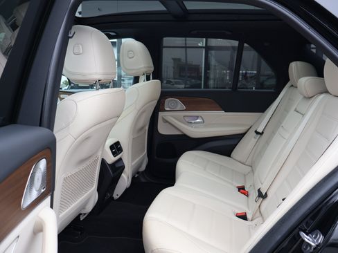 Certified 2025 Mercedes-Benz GLE 450 4MATIC image 17