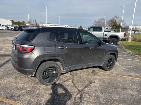 Used 2019 Jeep Compass Latitude AWD/4WD image 4