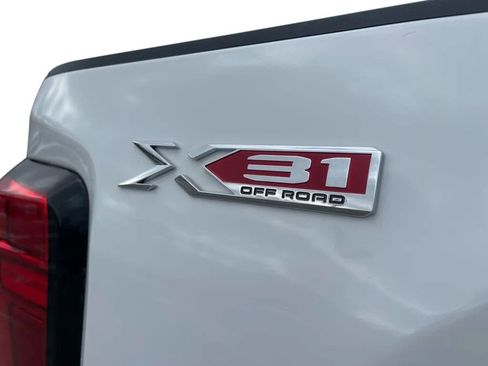 Used 2021 GMC Sierra 2500 SLT w/ SLT Premium Package AWD/4WD image 12