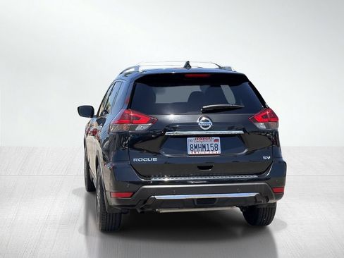 Used 2019 Nissan Rogue SV w/ Premium Package FWD image 6