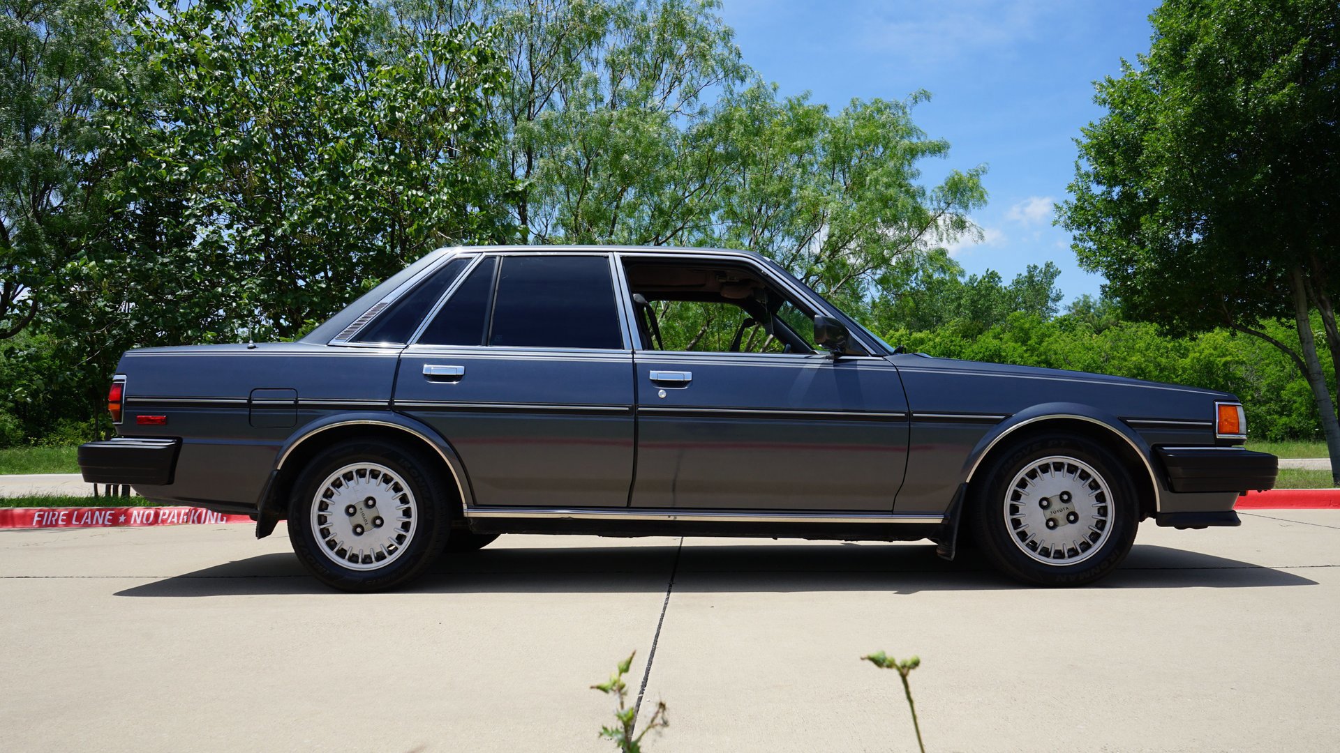 Used 1987 Toyota Cressida Sedan RWD image 19