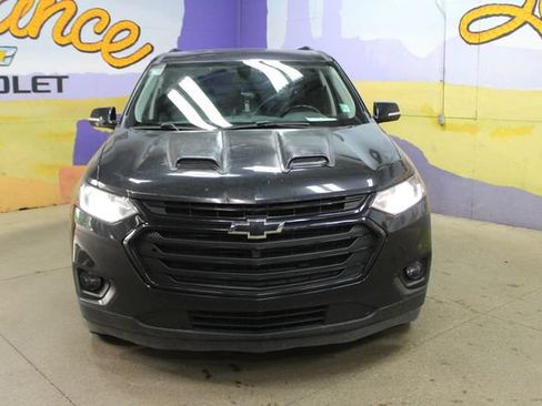 Used 2019 Chevrolet Traverse LT w/ LPO, Blackout Package AWD/4WD image 3