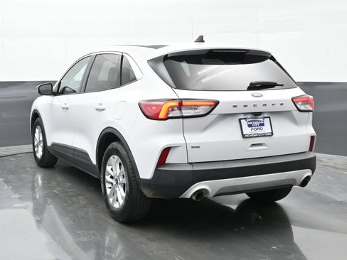 Used 2021 Ford Escape SE w/ Convenience Package FWD image 4