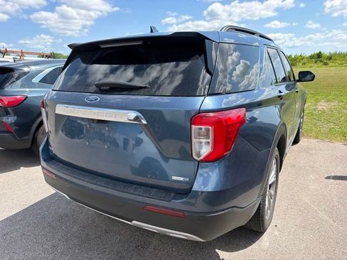 Used 2020 Ford Explorer XLT w/ Equipment Group 202A AWD/4WD image 11