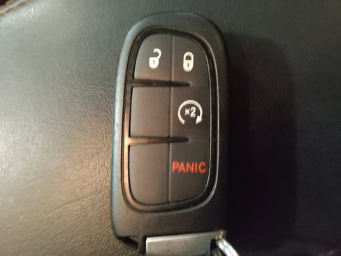 Used 2021 Jeep Cherokee Trailhawk w/ Technology Group AWD/4WD image 32