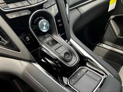 Used 2025 Acura RDX SH-AWD image 7