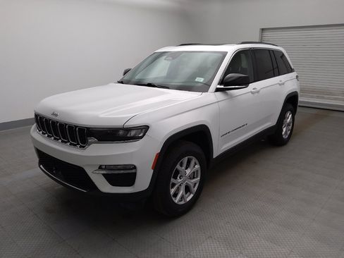 Used 2022 Jeep Grand Cherokee Limited AWD/4WD image 2