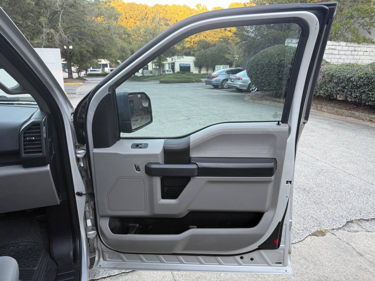 Used 2019 Ford F150 XL w/ Equipment Group 101A Mid RWD image 29