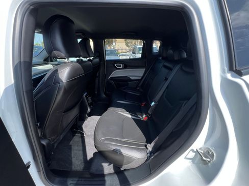 Used 2025 Jeep Compass Limited AWD/4WD image 29