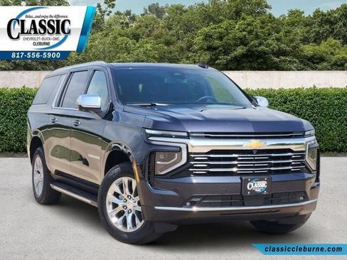 Used 2025 Chevrolet Suburban Premier RWD image 1