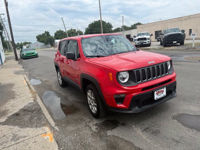 Used 2023 Jeep Renegade Latitude AWD/4WD image 7