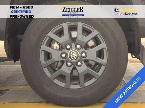 Used 2025 Toyota 4Runner SR5 AWD/4WD image 7