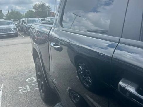 Used 2022 RAM 1500 Laramie AWD/4WD image 7