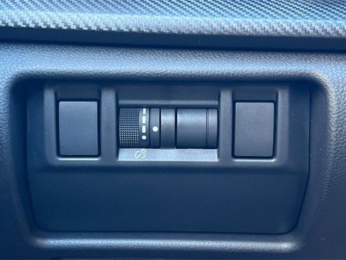 Used 2025 Subaru Crosstrek 2.5i Limited w/ Popular Package #4A image 32