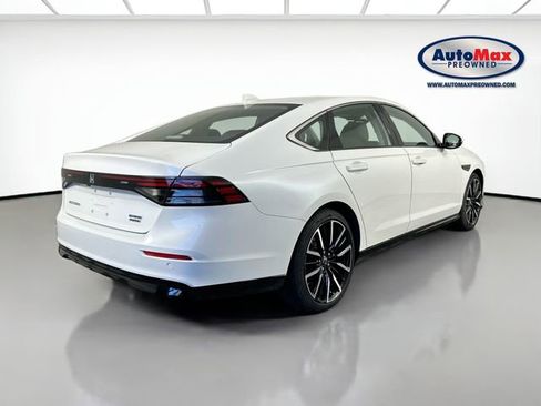 Used 2025 Honda Accord Touring image 2