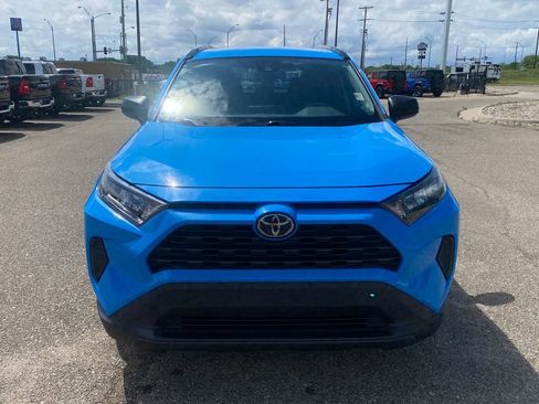 Used 2020 Toyota RAV4 LE FWD image 15