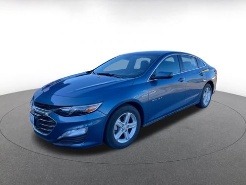Used 2024 Chevrolet Malibu LT image 3